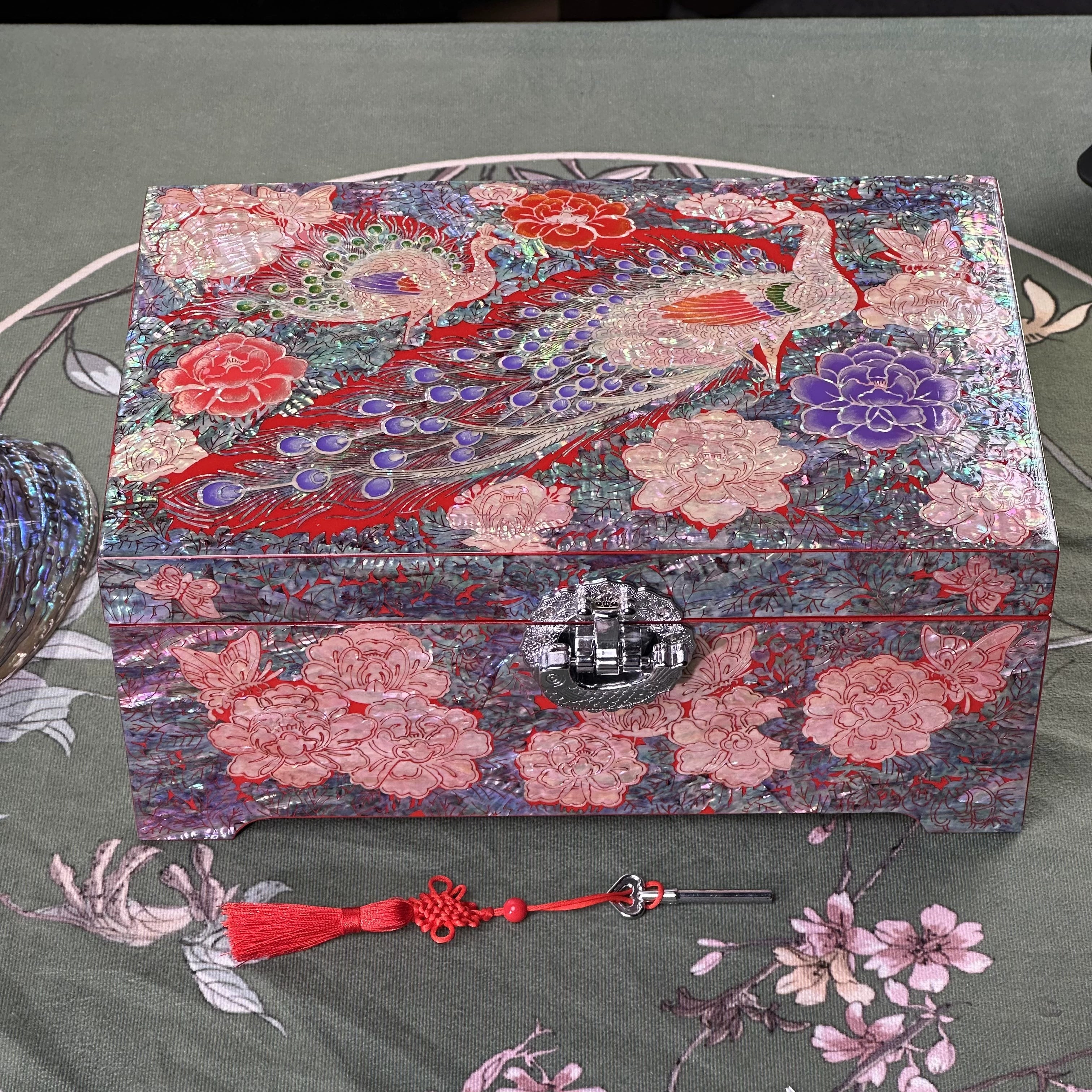 Premium Lacquer Jewelry Gift Box - Portable Chinese Style